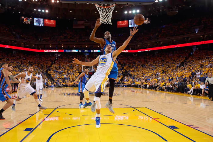 36-NBA-Western-Conference-Finals-Game-5-Stephen-Curry-Kevin-Durant-SI404_TK1_03219.jpg